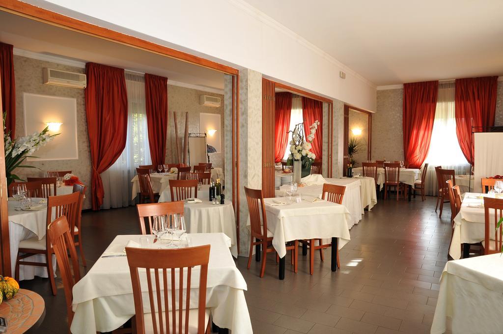 Hotel Mini Palace - Country House Molinella Exterior foto