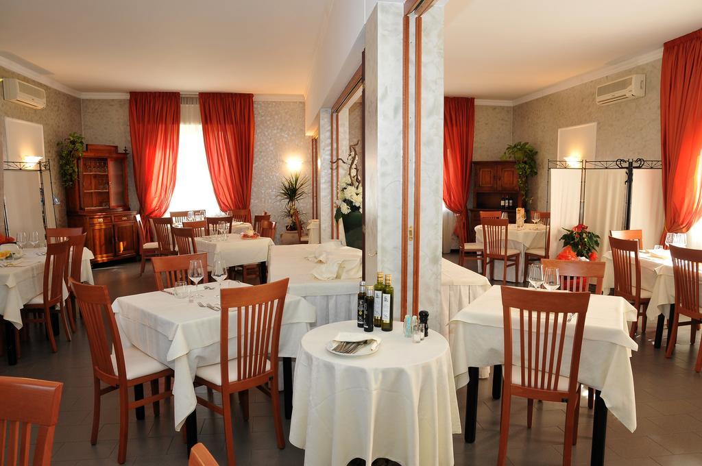 Hotel Mini Palace - Country House Molinella Exterior foto