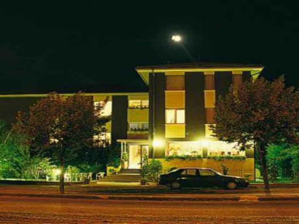 Hotel Mini Palace - Country House Molinella Exterior foto