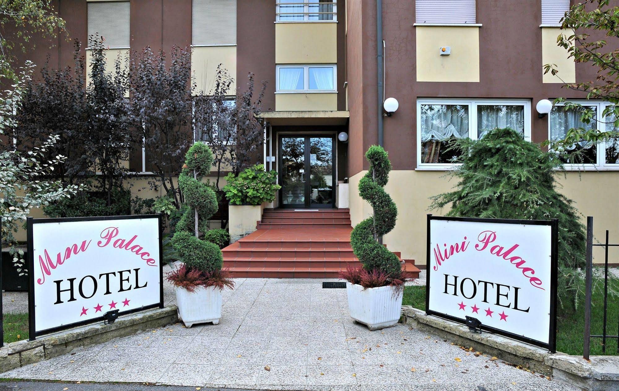 Hotel Mini Palace - Country House Molinella Exterior foto